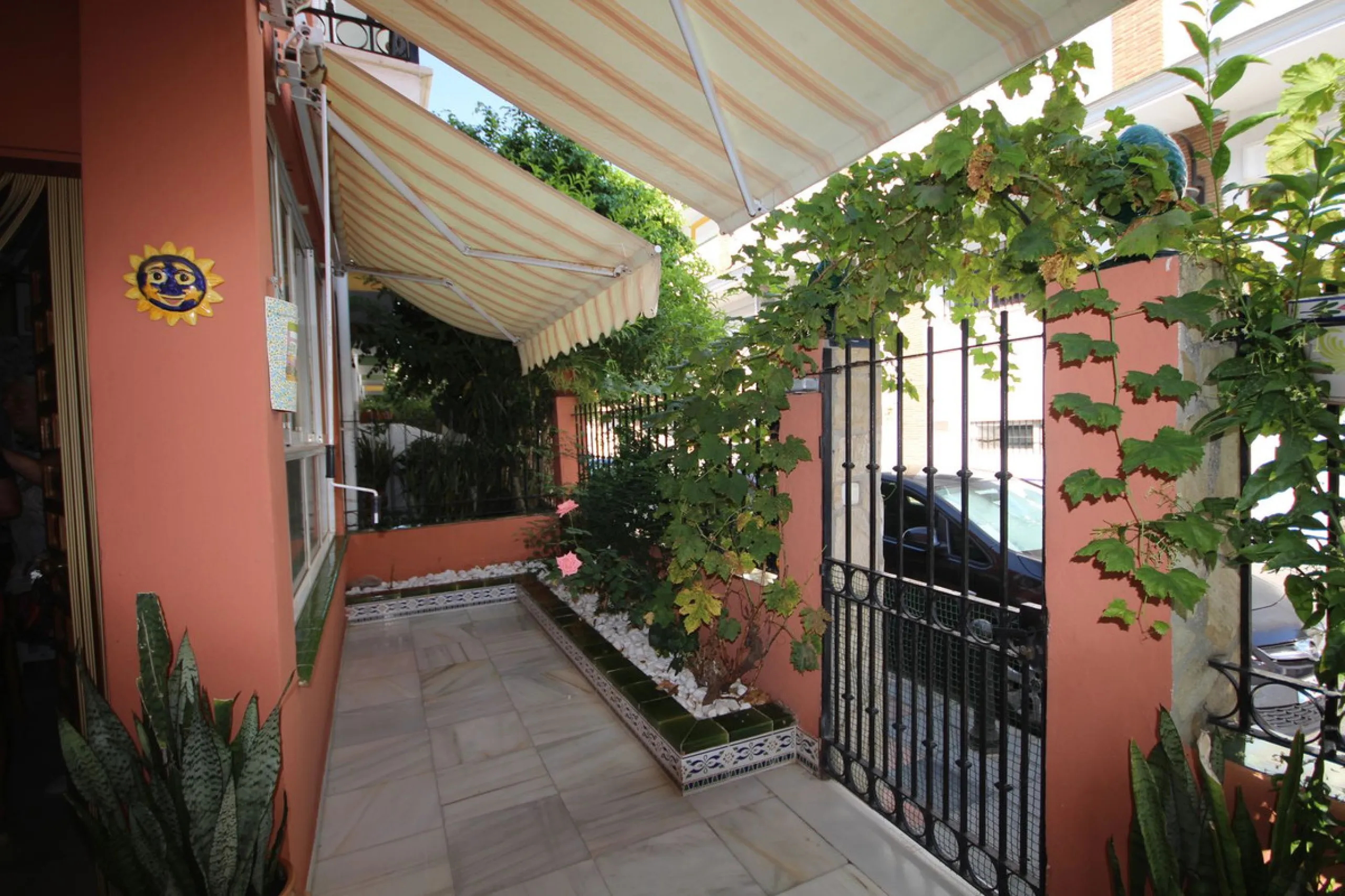 Fantastic semi-detached house in the heart of La Cala de Mijas, just a few steps from the beach!!