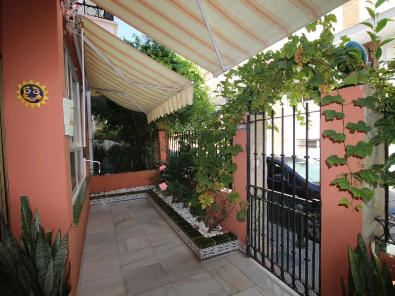 Fantastic semi-detached house in the heart of La Cala de Mijas, just a few steps from the beach!!