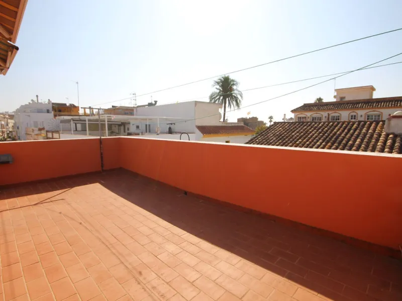 Fantastic semi-detached house in the heart of La Cala de Mijas, just a few steps from the beach!!
