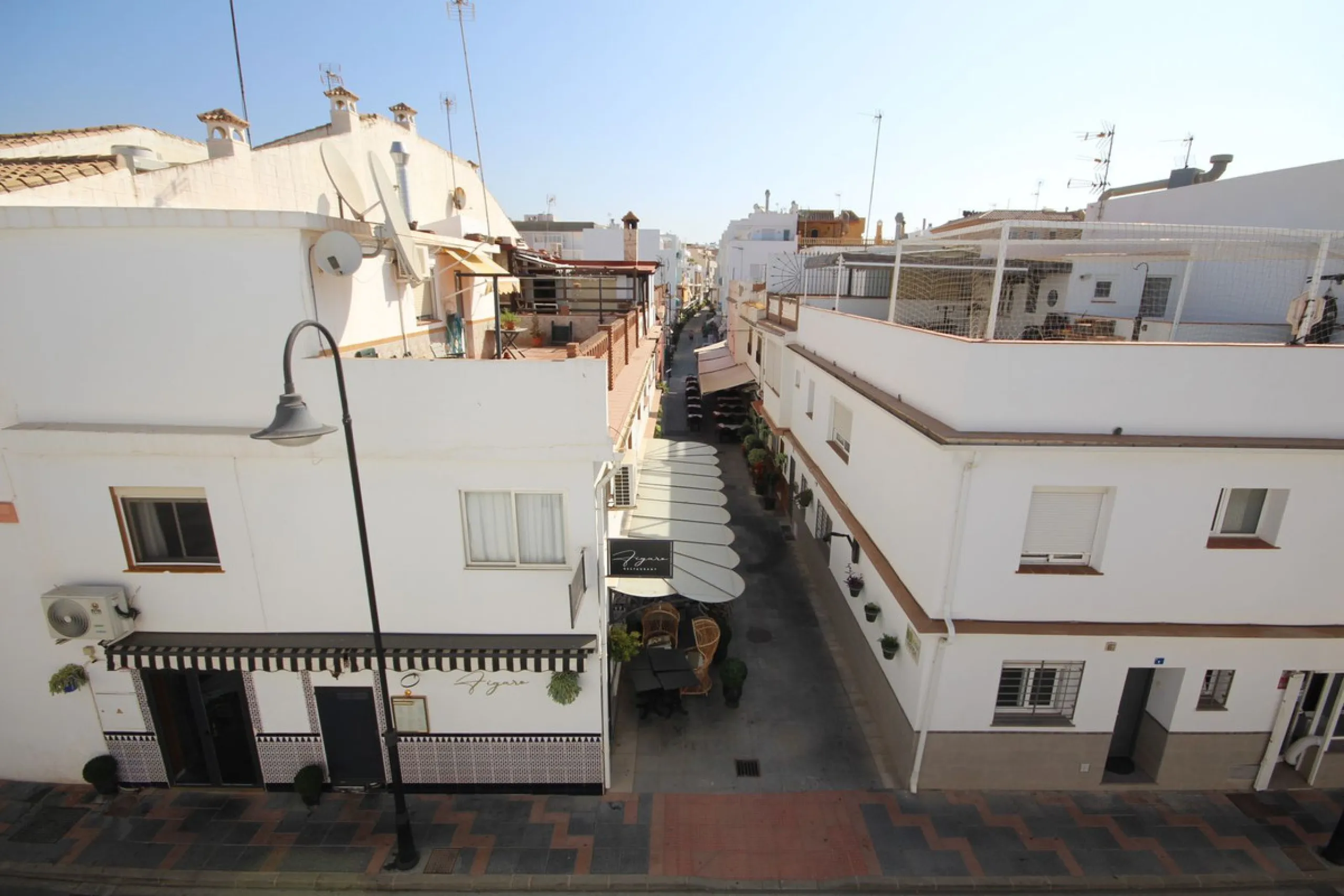 Fantastic semi-detached house in the heart of La Cala de Mijas, just a few steps from the beach!!