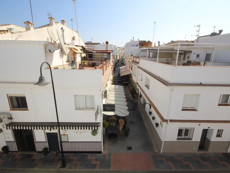 Fantastic semi-detached house in the heart of La Cala de Mijas, just a few steps from the beach!!