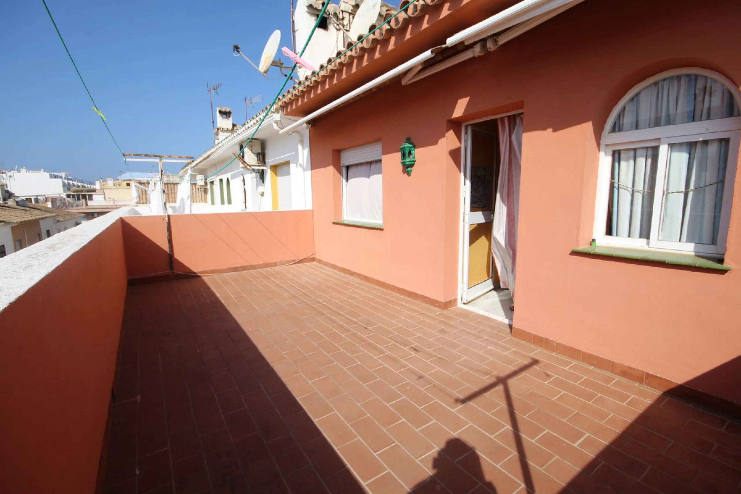 Fantastic semi-detached house in the heart of La Cala de Mijas, just a few steps from the beach!!