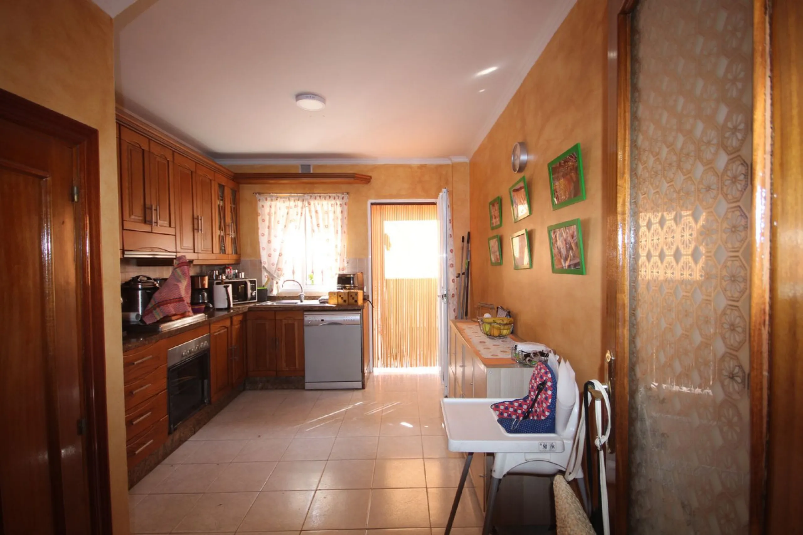 Fantastic semi-detached house in the heart of La Cala de Mijas, just a few steps from the beach!!