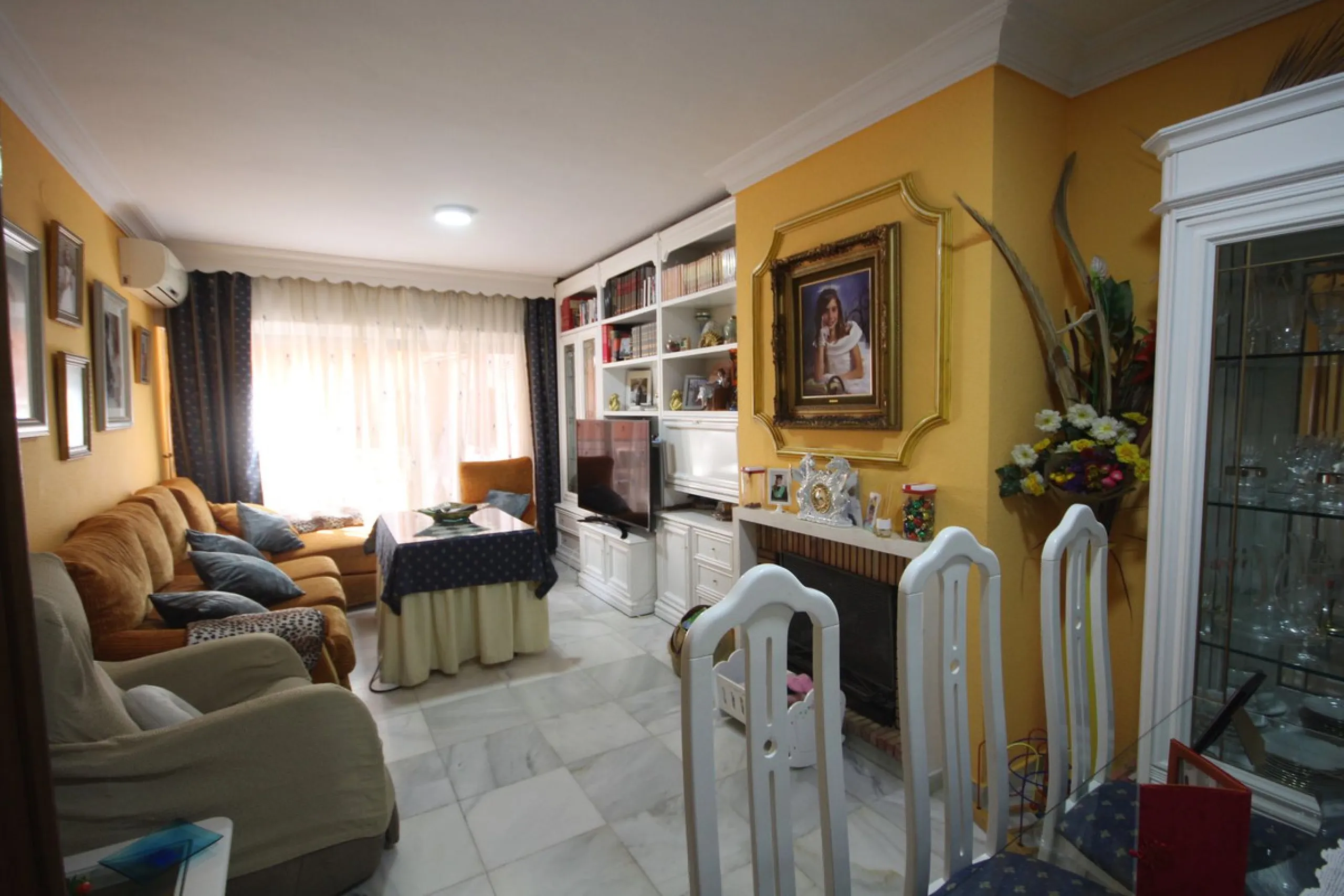 Fantastic semi-detached house in the heart of La Cala de Mijas, just a few steps from the beach!!
