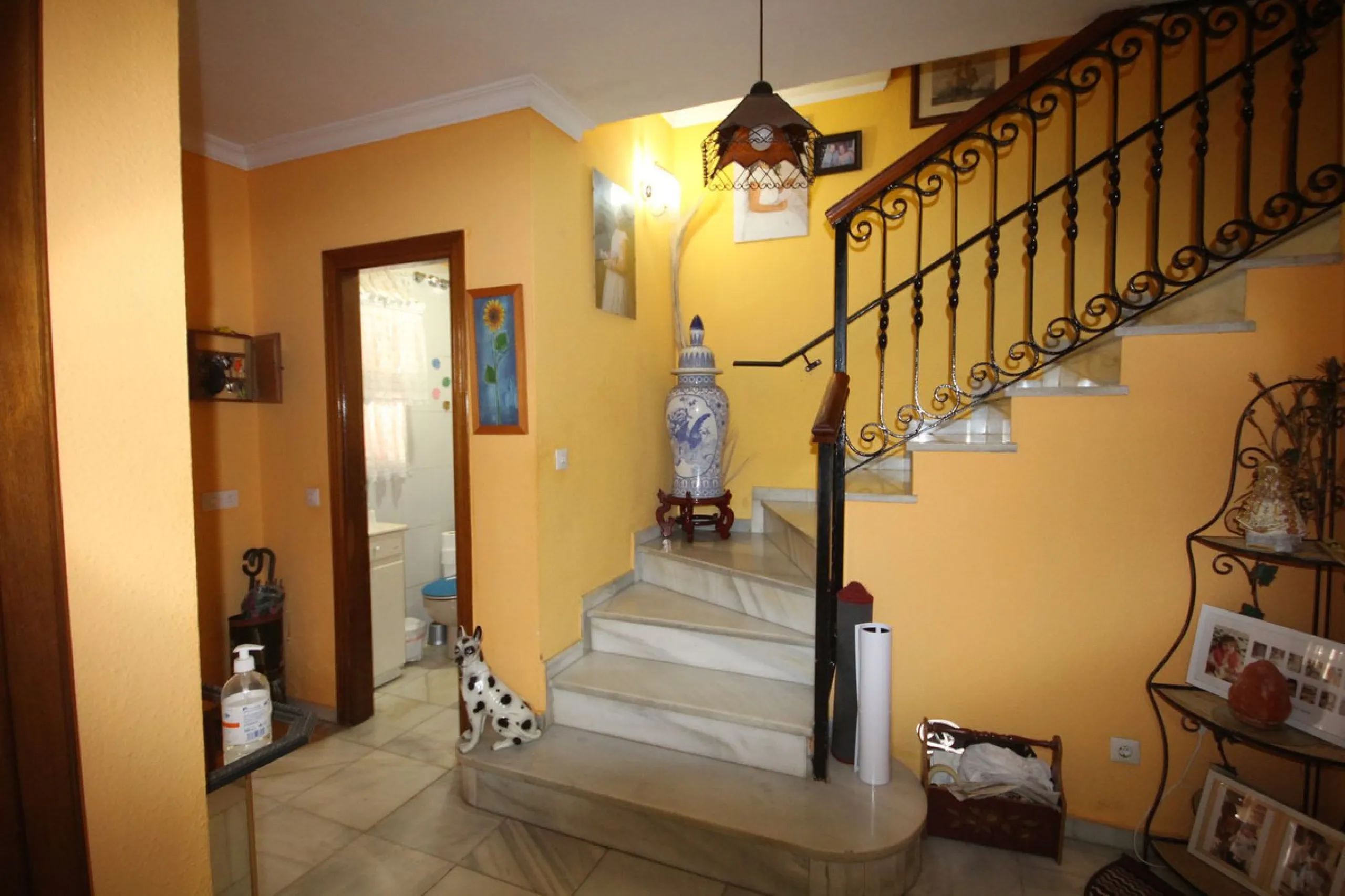 Fantastic semi-detached house in the heart of La Cala de Mijas, just a few steps from the beach!!