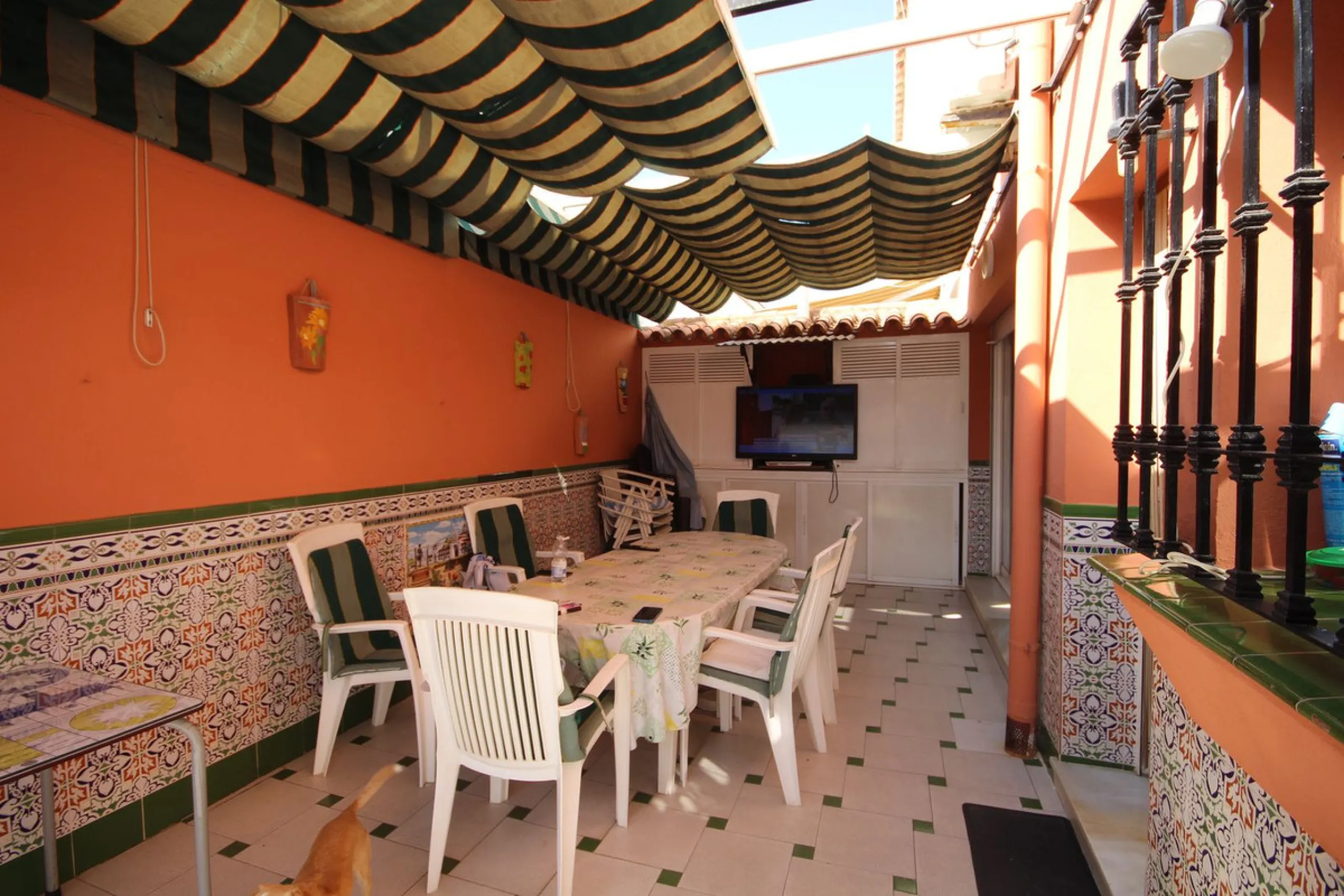 Fantastic semi-detached house in the heart of La Cala de Mijas, just a few steps from the beach!!