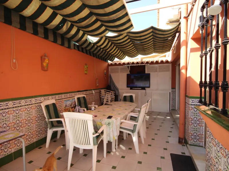 Fantastic semi-detached house in the heart of La Cala de Mijas, just a few steps from the beach!!