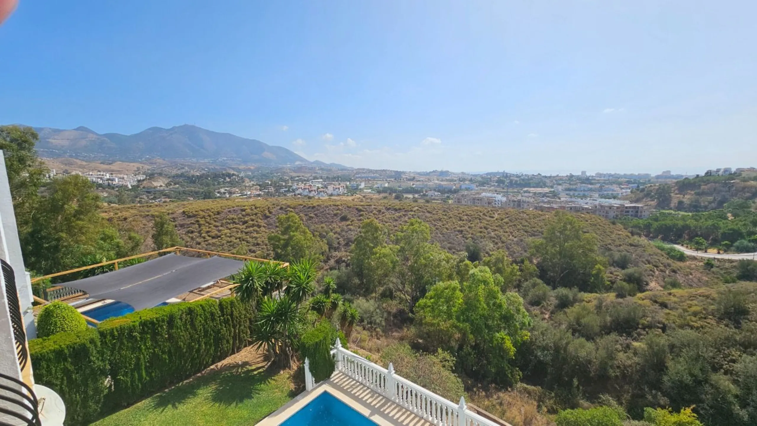 House - Detached Villa в продаже в Mijas, Málaga. В доме 4 спален и 4 ванных комнат. Площадь дома 377 м². Площадь участка 1220 м²