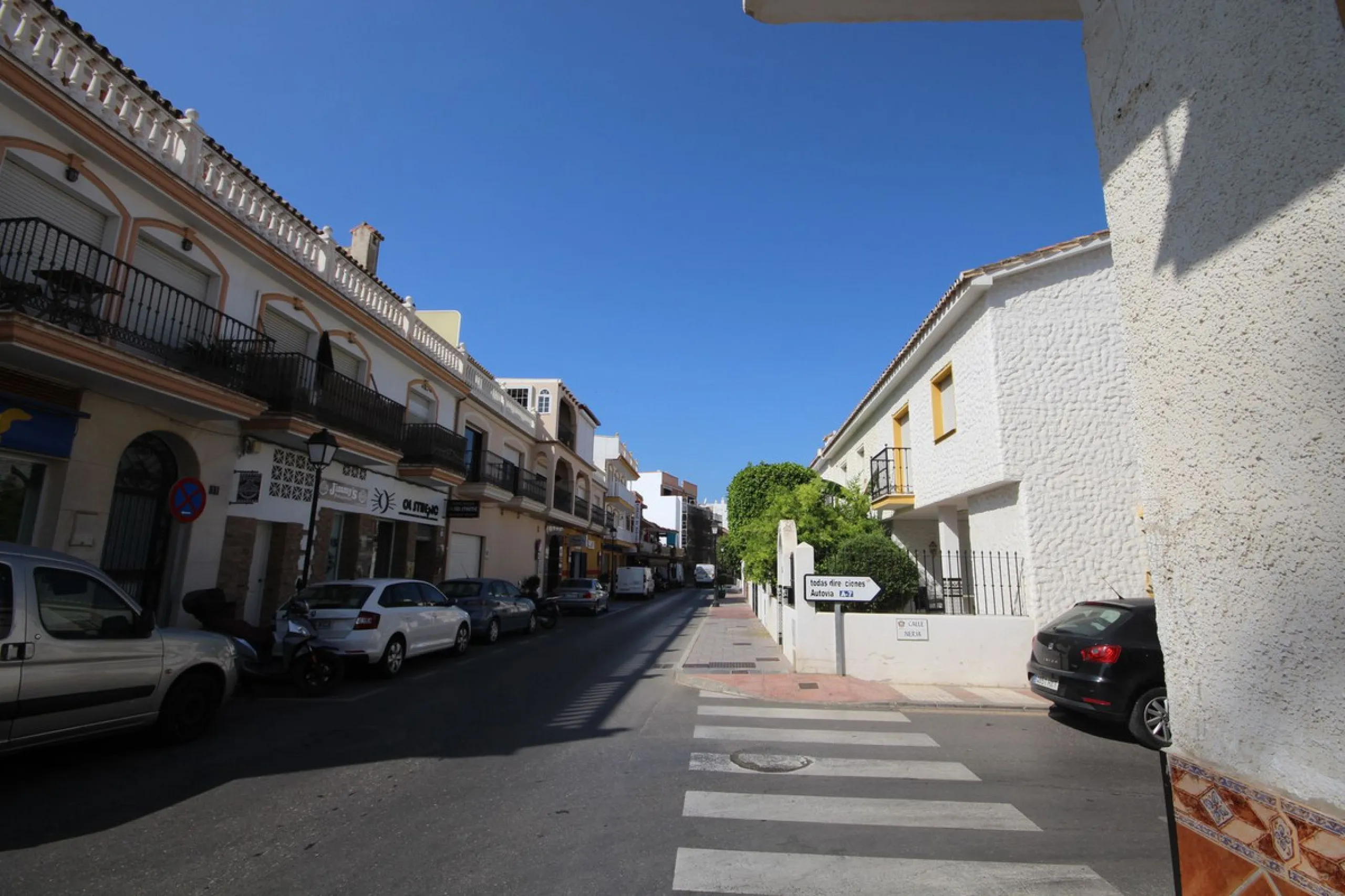 Fantastic semi-detached house in the heart of La Cala de Mijas, just a few steps from the beach!!