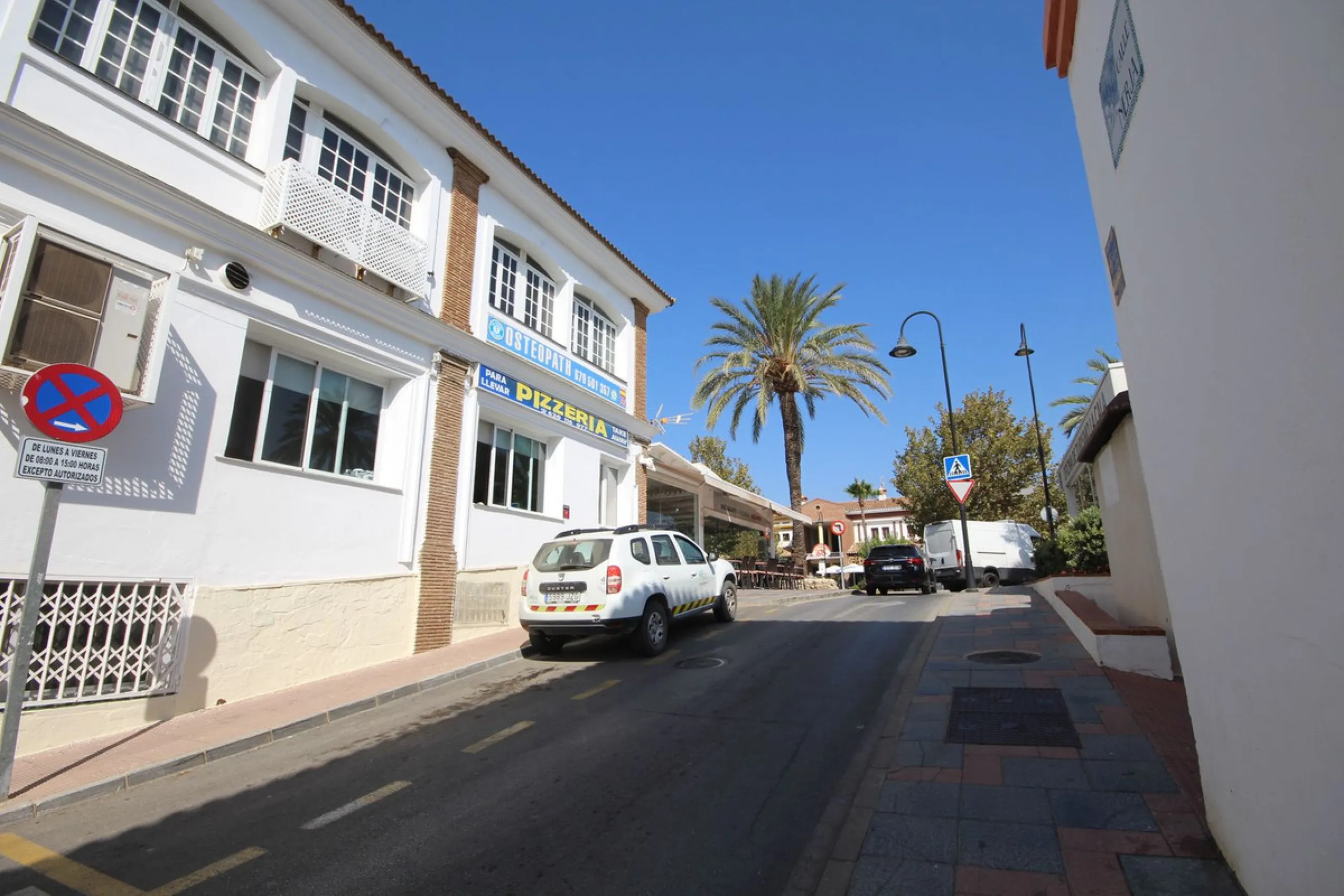 Fantastic semi-detached house in the heart of La Cala de Mijas, just a few steps from the beach!!