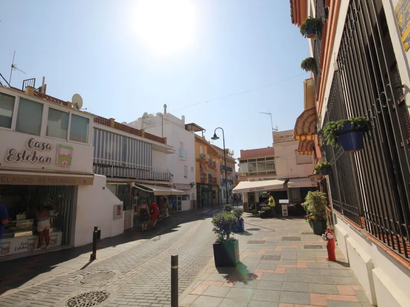 Fantastic semi-detached house in the heart of La Cala de Mijas, just a few steps from the beach!!