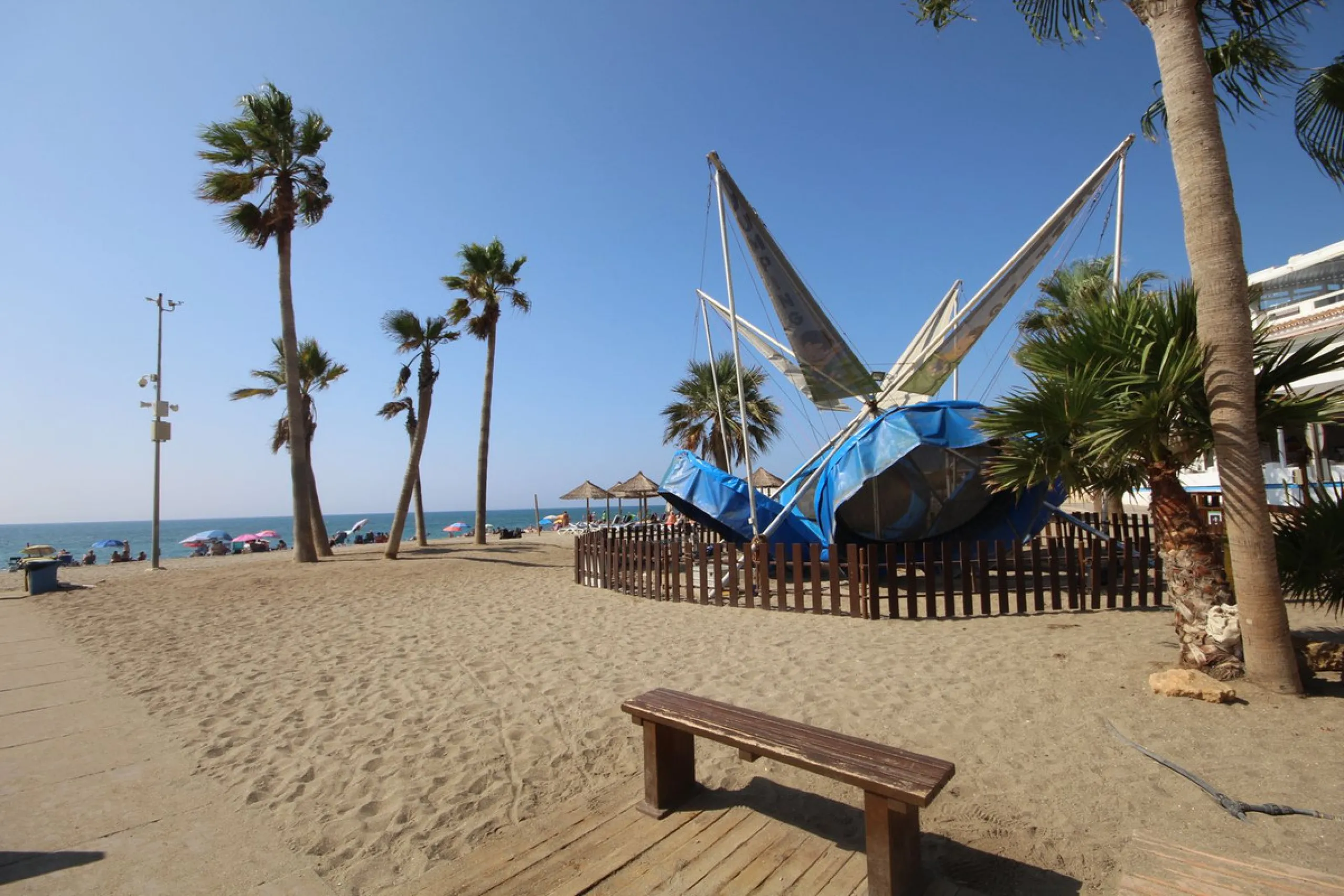 Fantastic semi-detached house in the heart of La Cala de Mijas, just a few steps from the beach!!