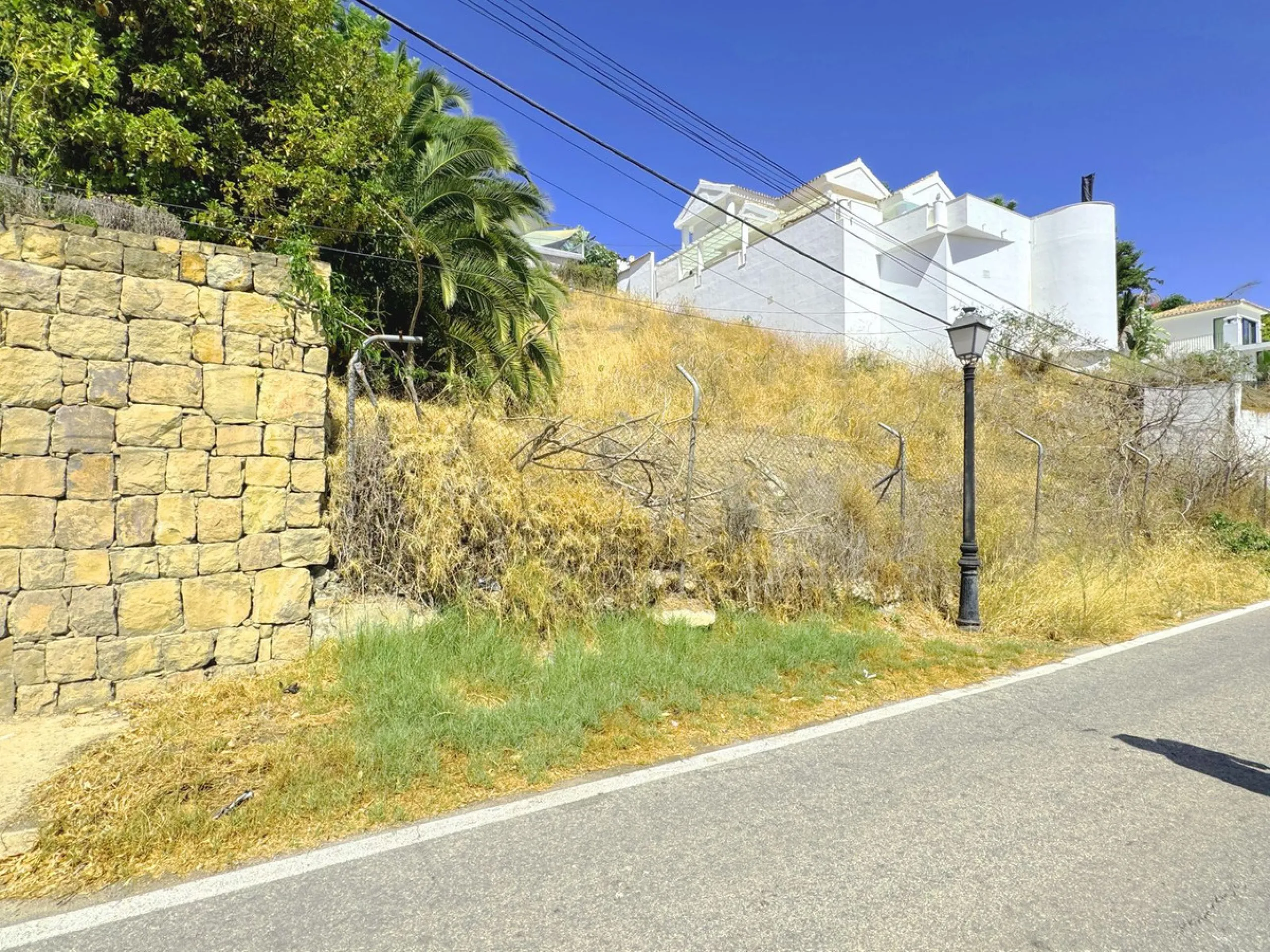 Plot - Residential Plot в продаже в Marbella, Málaga. Площадь участка 708 м²