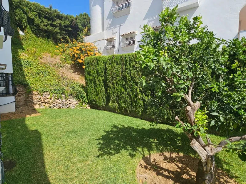 House - Detached Villa в продаже в Mijas, Málaga. В доме 4 спален и 4 ванных комнат. Площадь дома 377 м². Площадь участка 1220 м²