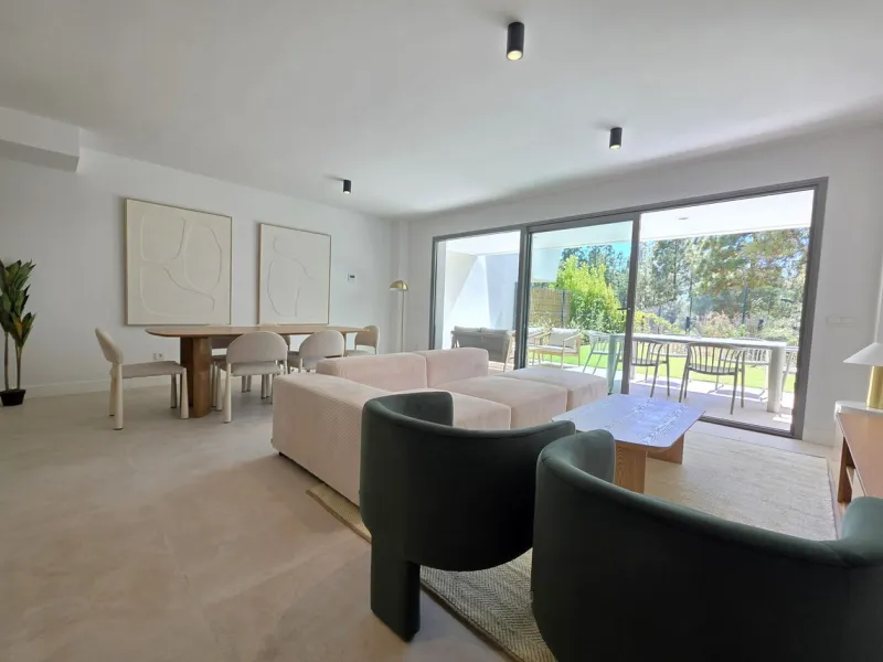 BRAND NEW LUXURY SEMI-DETACHED HOUSE - An exclusive semi-detached house (never used) with private garden set in a contemporary architectural style complex nestled in the heart of El Chaparral pine wood. This luxury property offers well distributed interio