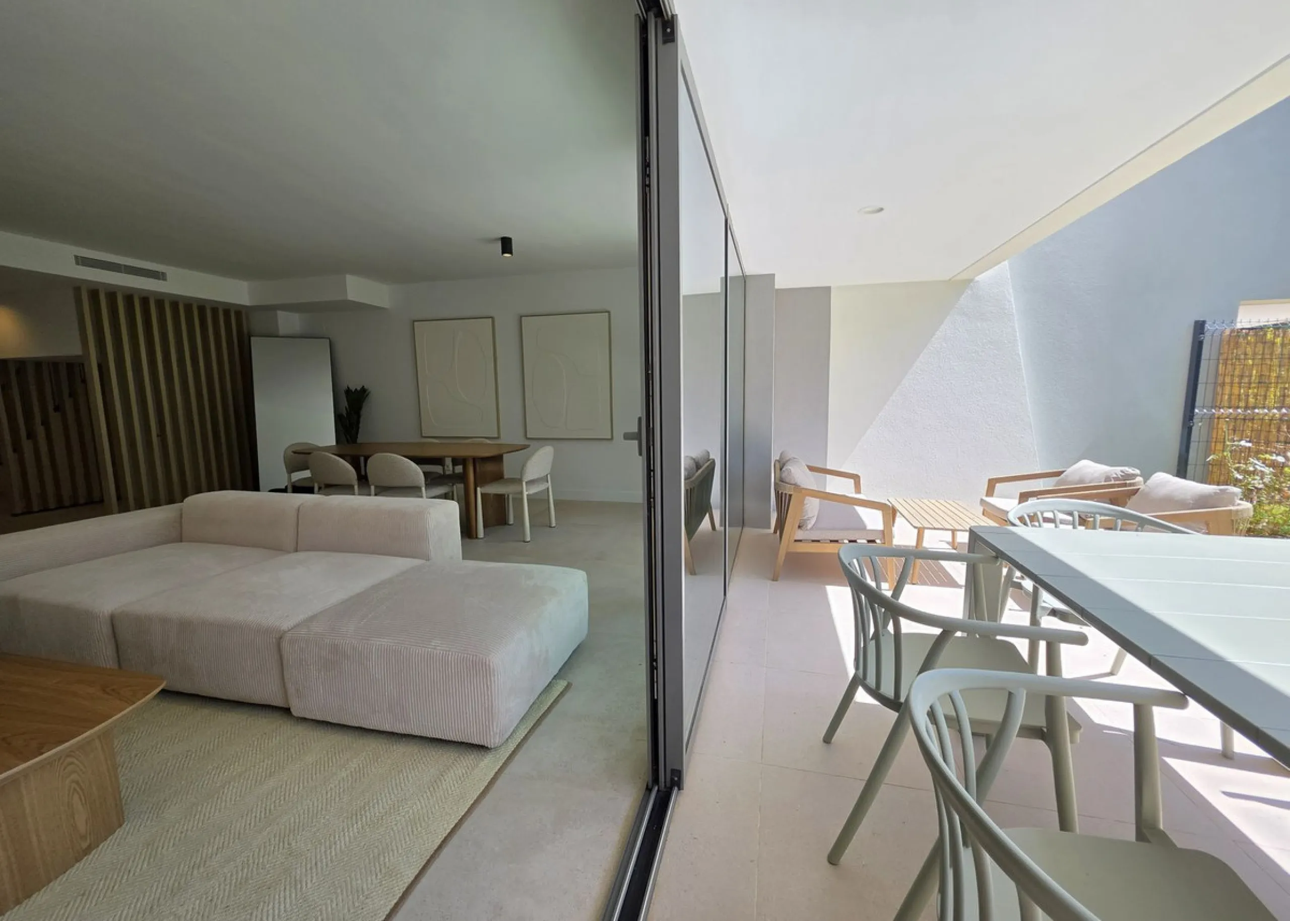 BRAND NEW LUXURY SEMI-DETACHED HOUSE - An exclusive semi-detached house (never used) with private garden set in a contemporary architectural style complex nestled in the heart of El Chaparral pine wood. This luxury property offers well distributed interio