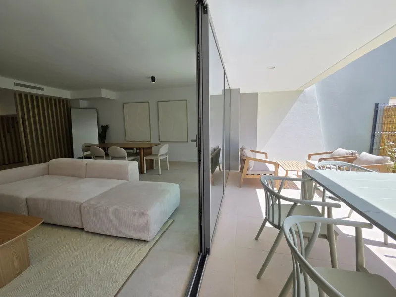 BRAND NEW LUXURY SEMI-DETACHED HOUSE - An exclusive semi-detached house (never used) with private garden set in a contemporary architectural style complex nestled in the heart of El Chaparral pine wood. This luxury property offers well distributed interio