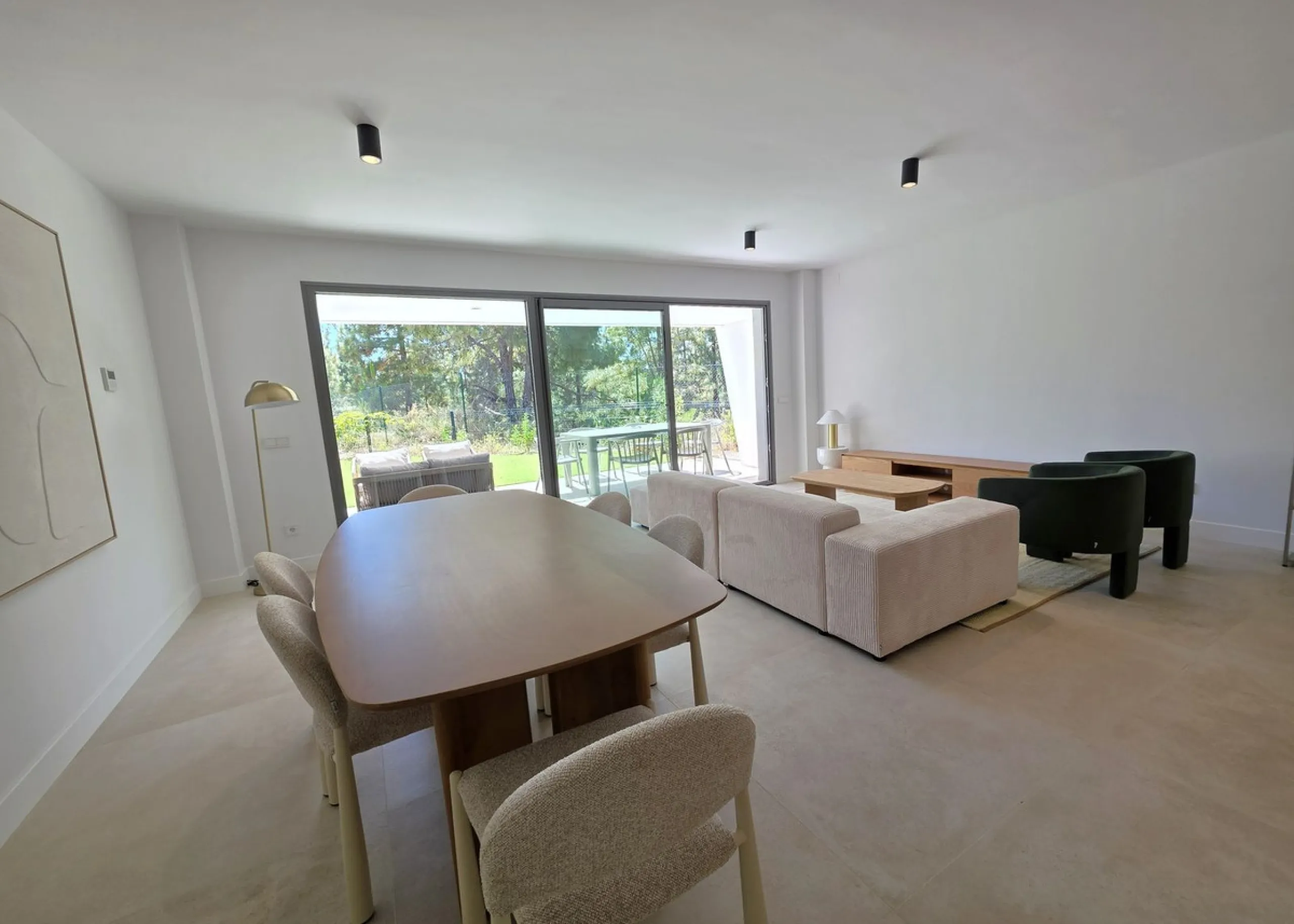 BRAND NEW LUXURY SEMI-DETACHED HOUSE - An exclusive semi-detached house (never used) with private garden set in a contemporary architectural style complex nestled in the heart of El Chaparral pine wood. This luxury property offers well distributed interio