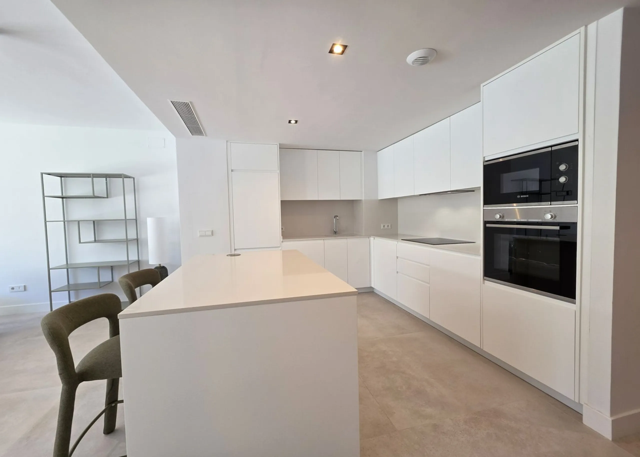 BRAND NEW LUXURY SEMI-DETACHED HOUSE - An exclusive semi-detached house (never used) with private garden set in a contemporary architectural style complex nestled in the heart of El Chaparral pine wood. This luxury property offers well distributed interio