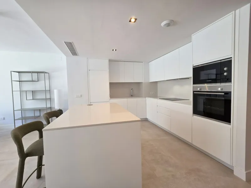 BRAND NEW LUXURY SEMI-DETACHED HOUSE - An exclusive semi-detached house (never used) with private garden set in a contemporary architectural style complex nestled in the heart of El Chaparral pine wood. This luxury property offers well distributed interio