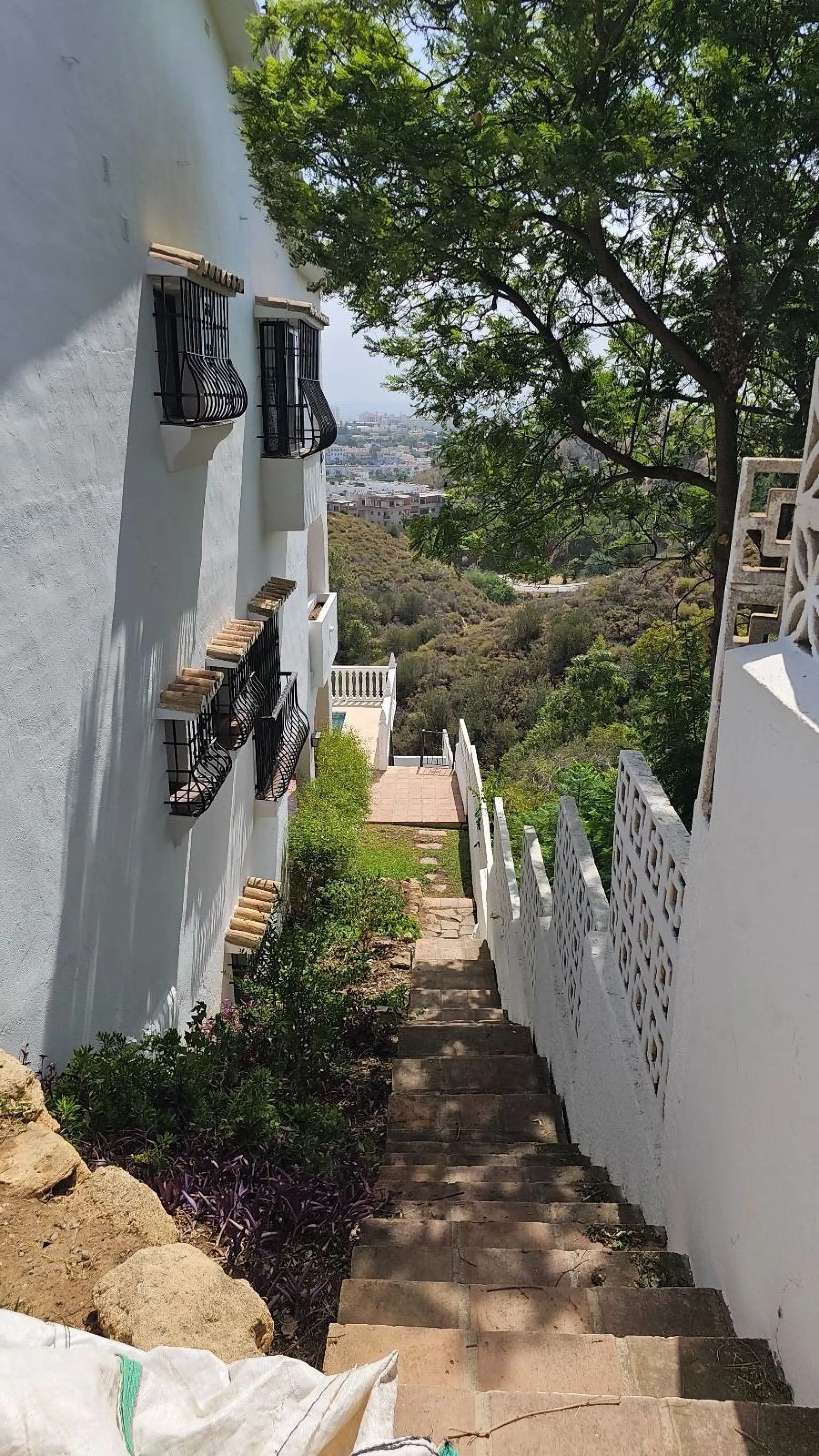 House - Detached Villa в продаже в Mijas, Málaga. В доме 4 спален и 4 ванных комнат. Площадь дома 377 м². Площадь участка 1220 м²
