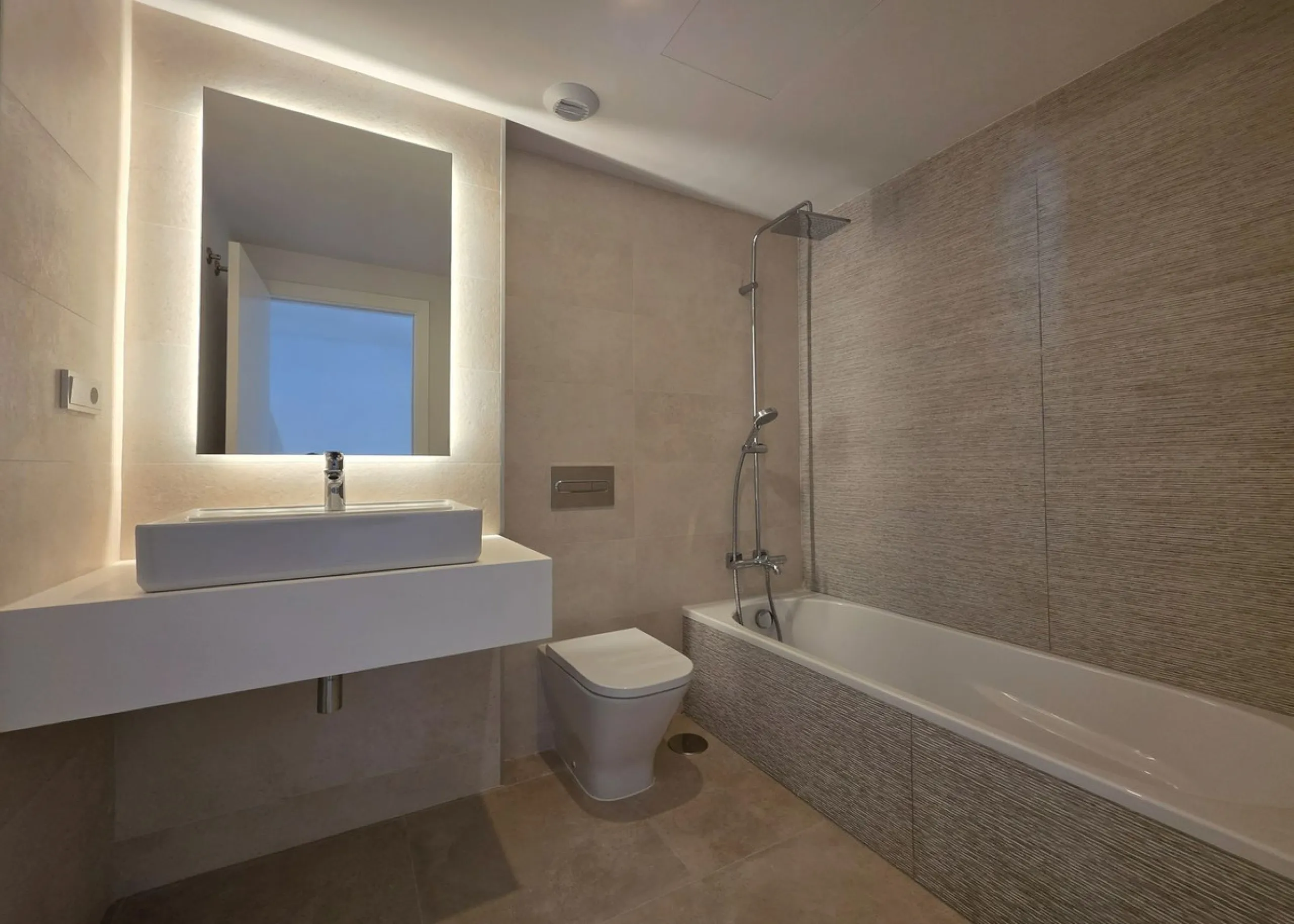 BRAND NEW LUXURY SEMI-DETACHED HOUSE - An exclusive semi-detached house (never used) with private garden set in a contemporary architectural style complex nestled in the heart of El Chaparral pine wood. This luxury property offers well distributed interio