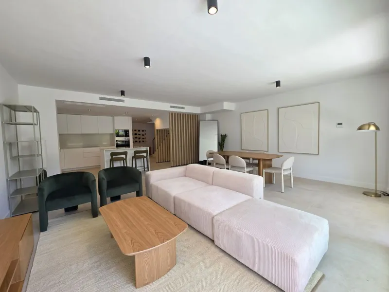 BRAND NEW LUXURY SEMI-DETACHED HOUSE - An exclusive semi-detached house (never used) with private garden set in a contemporary architectural style complex nestled in the heart of El Chaparral pine wood. This luxury property offers well distributed interio