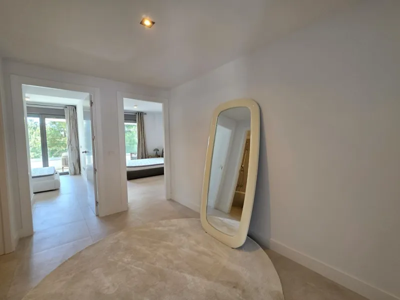 BRAND NEW LUXURY SEMI-DETACHED HOUSE - An exclusive semi-detached house (never used) with private garden set in a contemporary architectural style complex nestled in the heart of El Chaparral pine wood. This luxury property offers well distributed interio