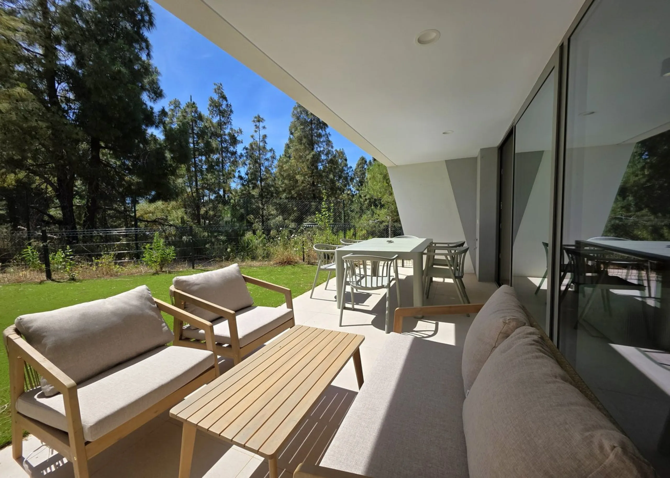 BRAND NEW LUXURY SEMI-DETACHED HOUSE - An exclusive semi-detached house (never used) with private garden set in a contemporary architectural style complex nestled in the heart of El Chaparral pine wood. This luxury property offers well distributed interio