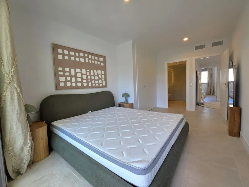 BRAND NEW LUXURY SEMI-DETACHED HOUSE - An exclusive semi-detached house (never used) with private garden set in a contemporary architectural style complex nestled in the heart of El Chaparral pine wood. This luxury property offers well distributed interio