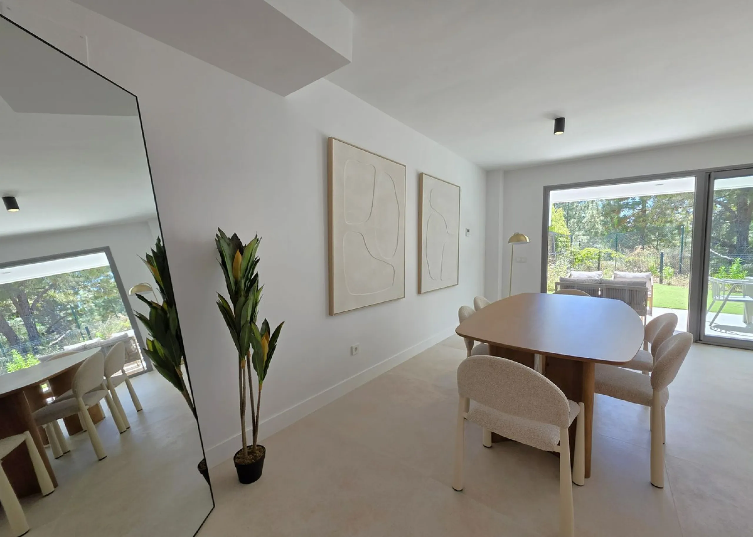 BRAND NEW LUXURY SEMI-DETACHED HOUSE - An exclusive semi-detached house (never used) with private garden set in a contemporary architectural style complex nestled in the heart of El Chaparral pine wood. This luxury property offers well distributed interio