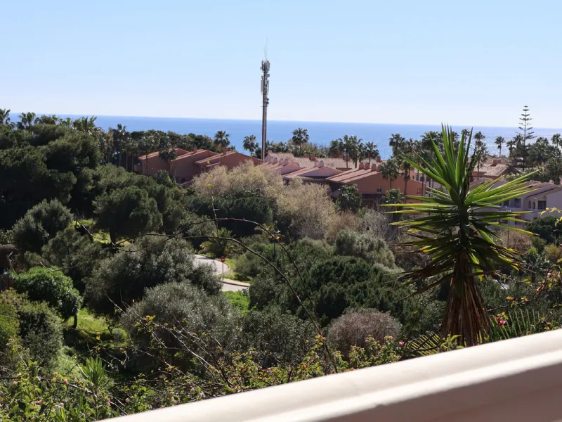 Stylish and Well-Planned Apartment with Sea Views and Tourist License