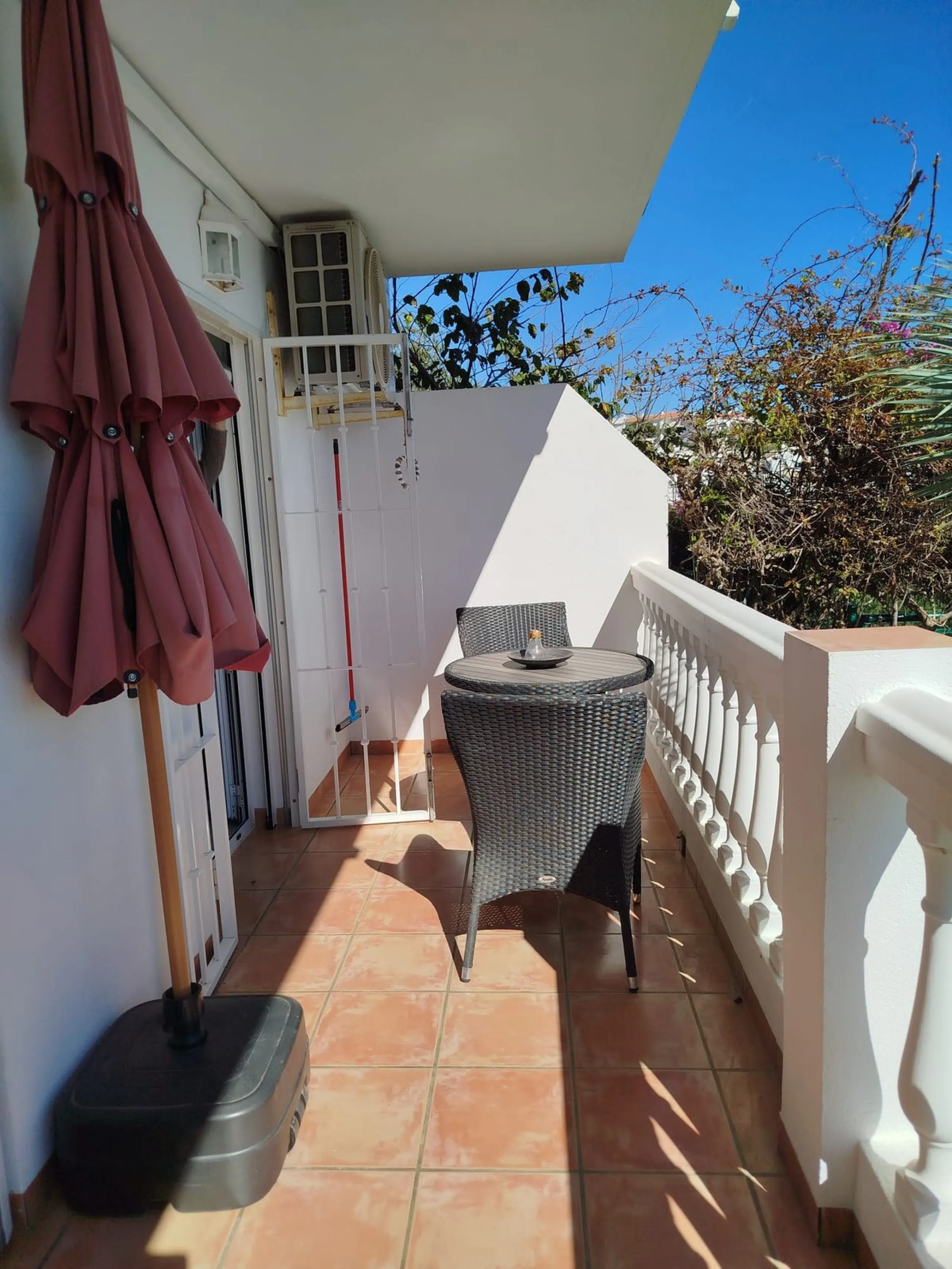 Stylish and Well-Planned Apartment with Sea Views and Tourist License