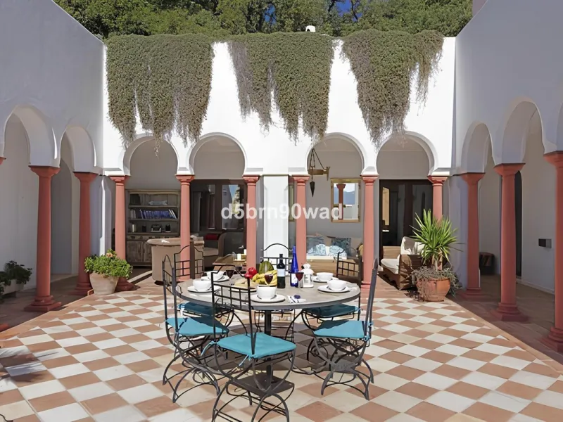 House - Detached Villa в продаже в Gaucín, Málaga. В доме 4 спален и 4 ванных комнат. Площадь дома 713 м². Площадь участка 33000 м²