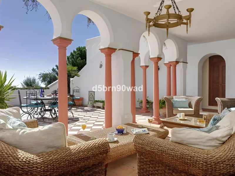 House - Detached Villa в продаже в Gaucín, Málaga. В доме 4 спален и 4 ванных комнат. Площадь дома 713 м². Площадь участка 33000 м²
