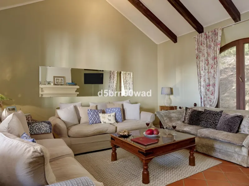 House - Detached Villa в продаже в Gaucín, Málaga. В доме 4 спален и 4 ванных комнат. Площадь дома 713 м². Площадь участка 33000 м²