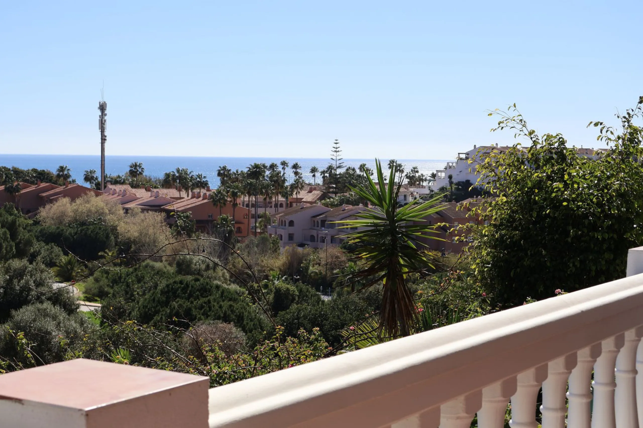 Stylish and Well-Planned Apartment with Sea Views and Tourist License