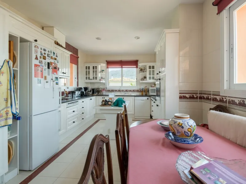 Absolutely stunning three bedroom luxury apartment located within the sought after gated and secure community of Les Belvederes in La Cerquilla, Nueva Andalucía. This stunning three-bedroom home offers uninterrupted panoramic views of the sea, mountains, 