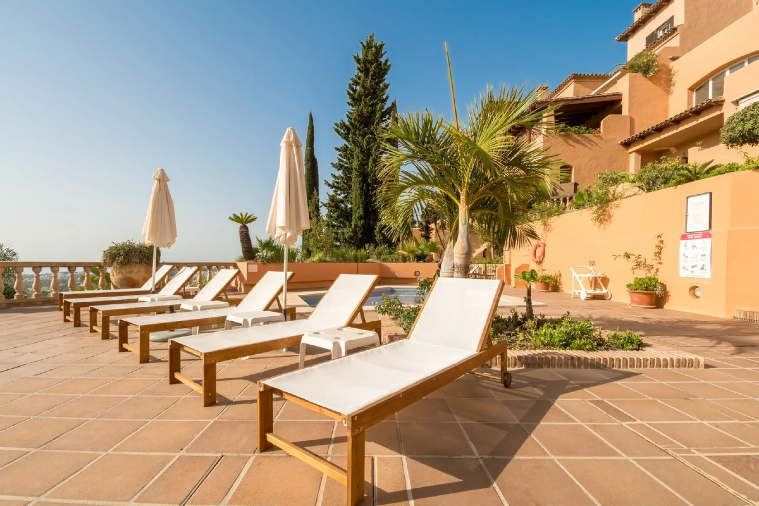 Absolutely stunning three bedroom luxury apartment located within the sought after gated and secure community of Les Belvederes in La Cerquilla, Nueva Andalucía. This stunning three-bedroom home offers uninterrupted panoramic views of the sea, mountains, 