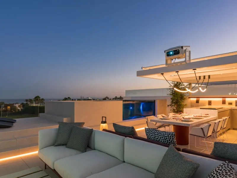 House - Semi-Detached House в продаже в Marbella, Málaga. В доме 4 спален и 4 ванных комнат. Площадь дома 693 м². Площадь участка 335 м²