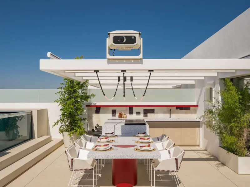 House - Semi-Detached House в продаже в Marbella, Málaga. В доме 4 спален и 4 ванных комнат. Площадь дома 693 м². Площадь участка 335 м²
