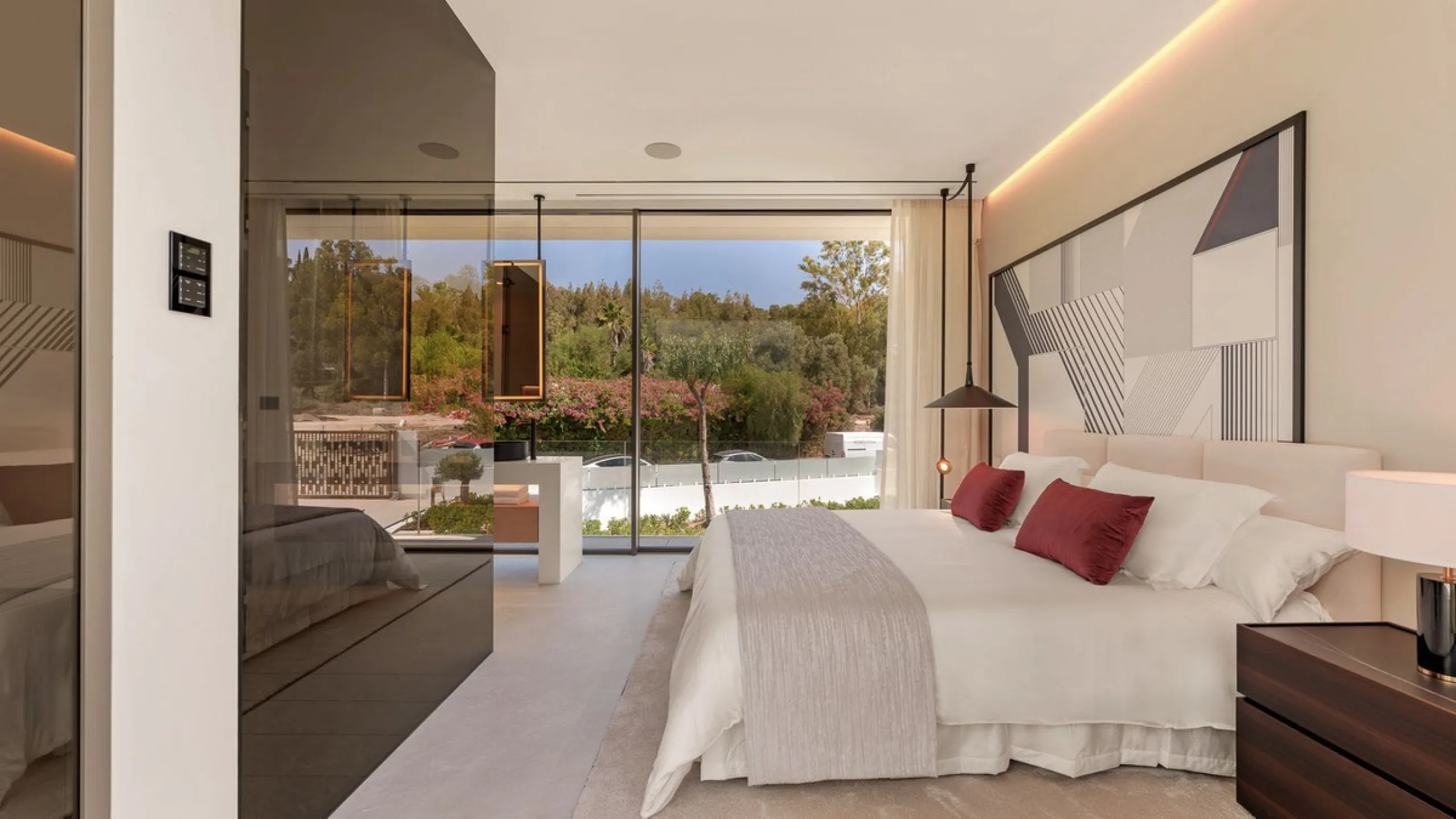 House - Semi-Detached House в продаже в Marbella, Málaga. В доме 4 спален и 4 ванных комнат. Площадь дома 693 м². Площадь участка 335 м²