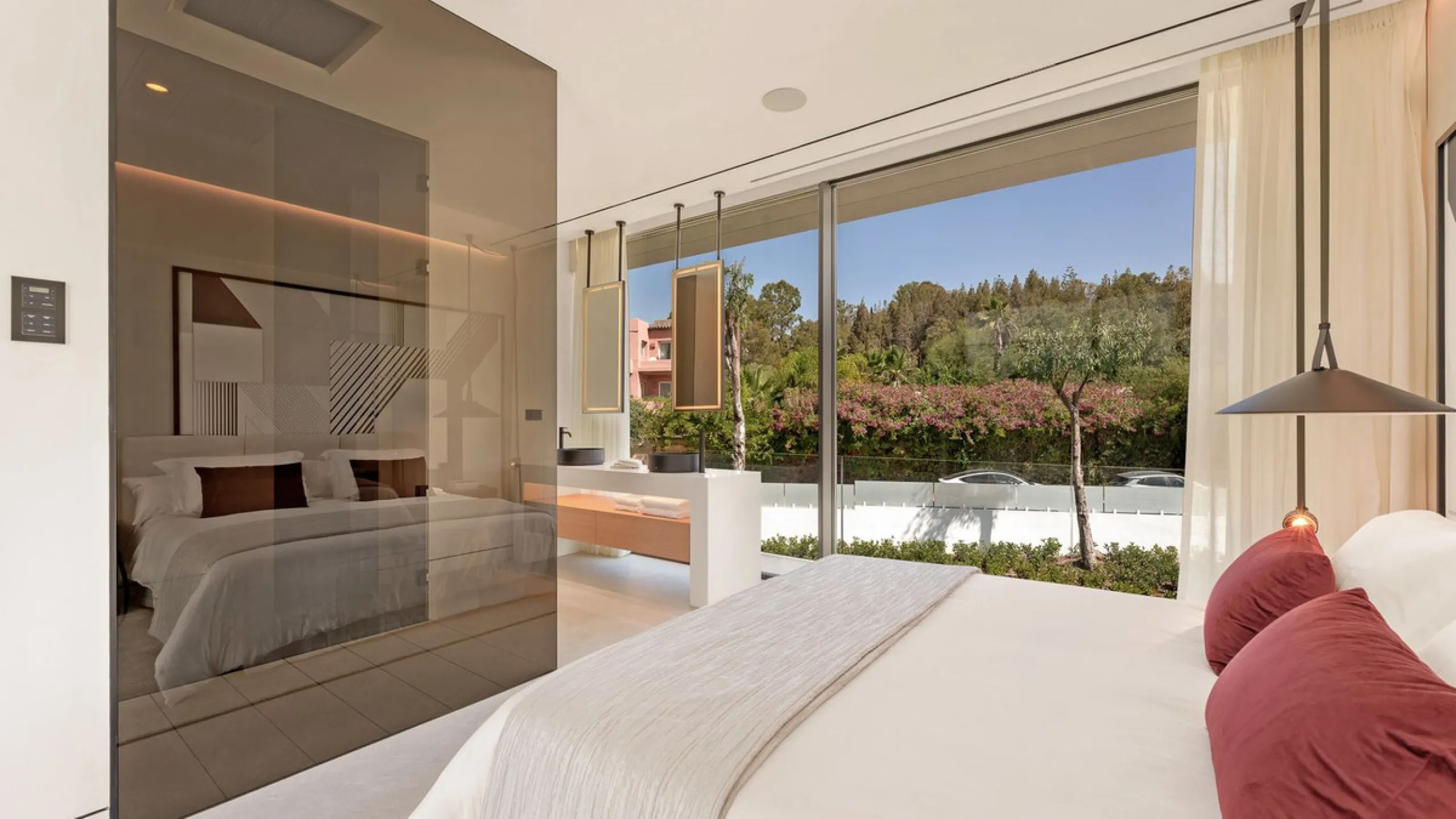 House - Semi-Detached House в продаже в Marbella, Málaga. В доме 4 спален и 4 ванных комнат. Площадь дома 693 м². Площадь участка 335 м²