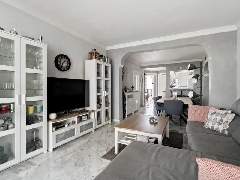 Apartment - Middle Floor Apartment в продаже в Mijas, Málaga. В доме 2 спален и 2 ванных комнат. Площадь дома 105 м²