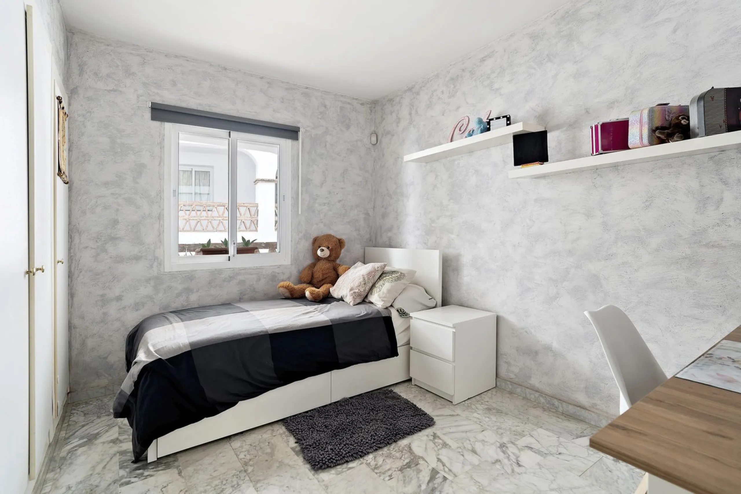 Apartment - Middle Floor Apartment в продаже в Mijas, Málaga. В доме 2 спален и 2 ванных комнат. Площадь дома 105 м²