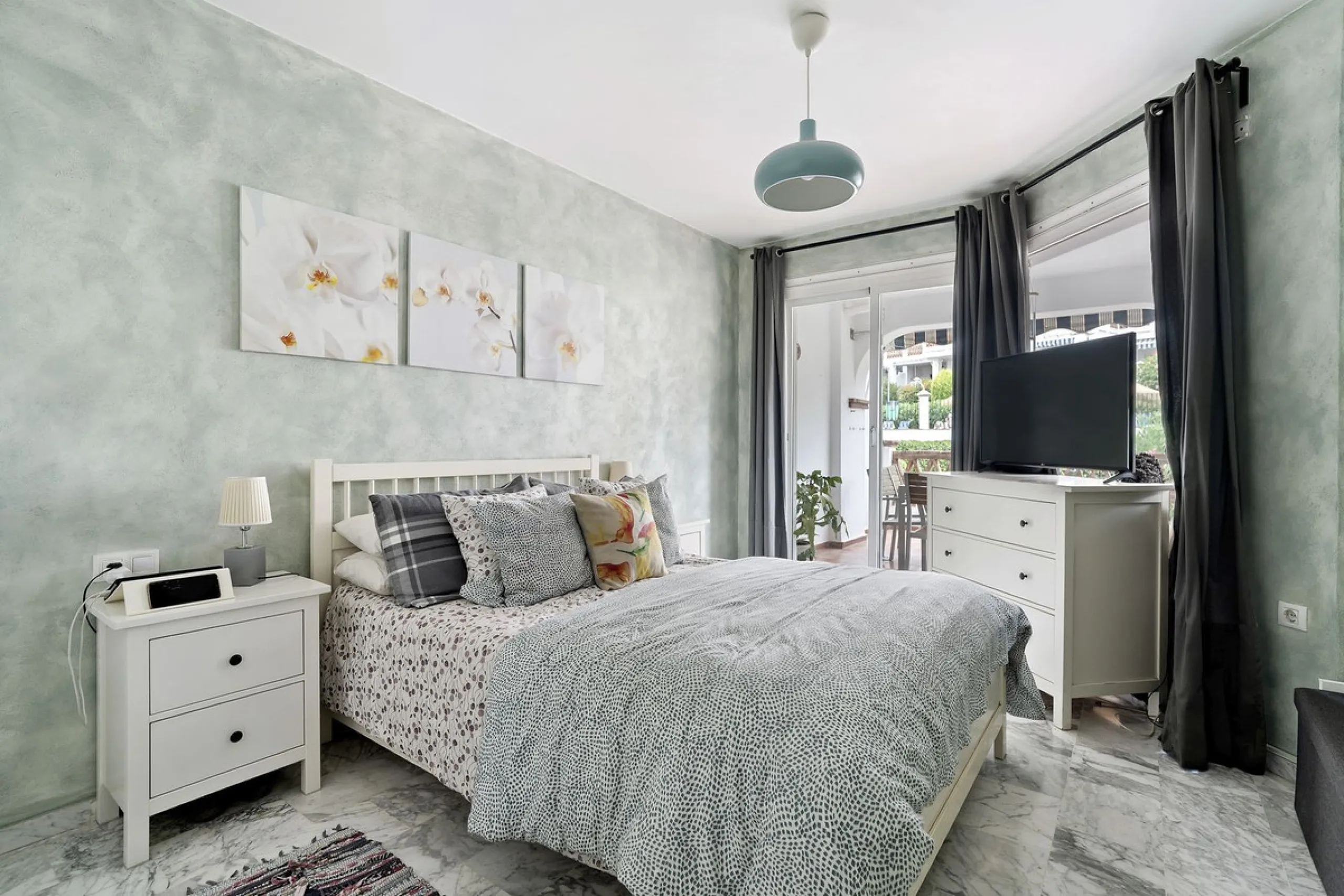 Apartment - Middle Floor Apartment в продаже в Mijas, Málaga. В доме 2 спален и 2 ванных комнат. Площадь дома 105 м²