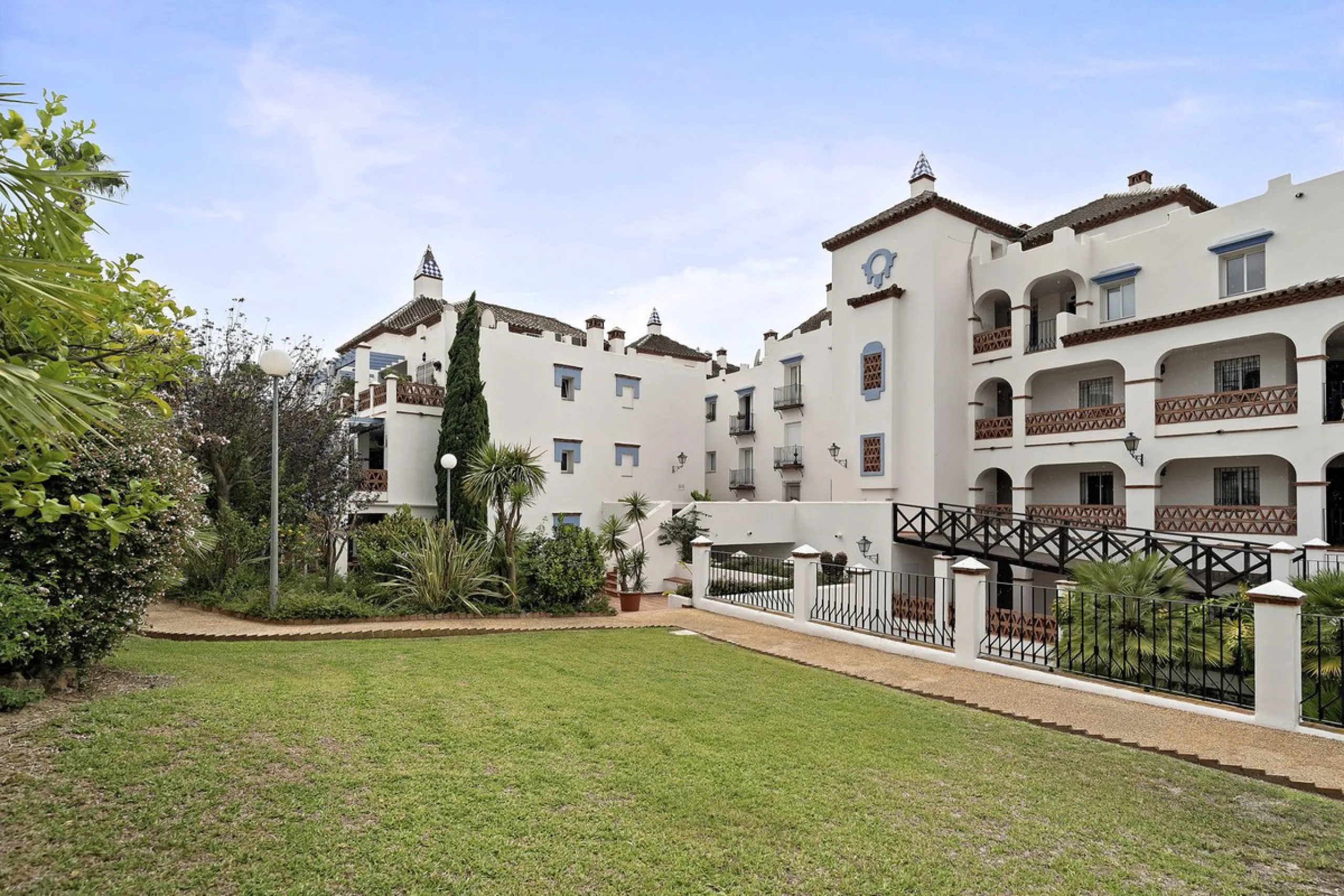 Apartment - Middle Floor Apartment в продаже в Mijas, Málaga. В доме 2 спален и 2 ванных комнат. Площадь дома 105 м²