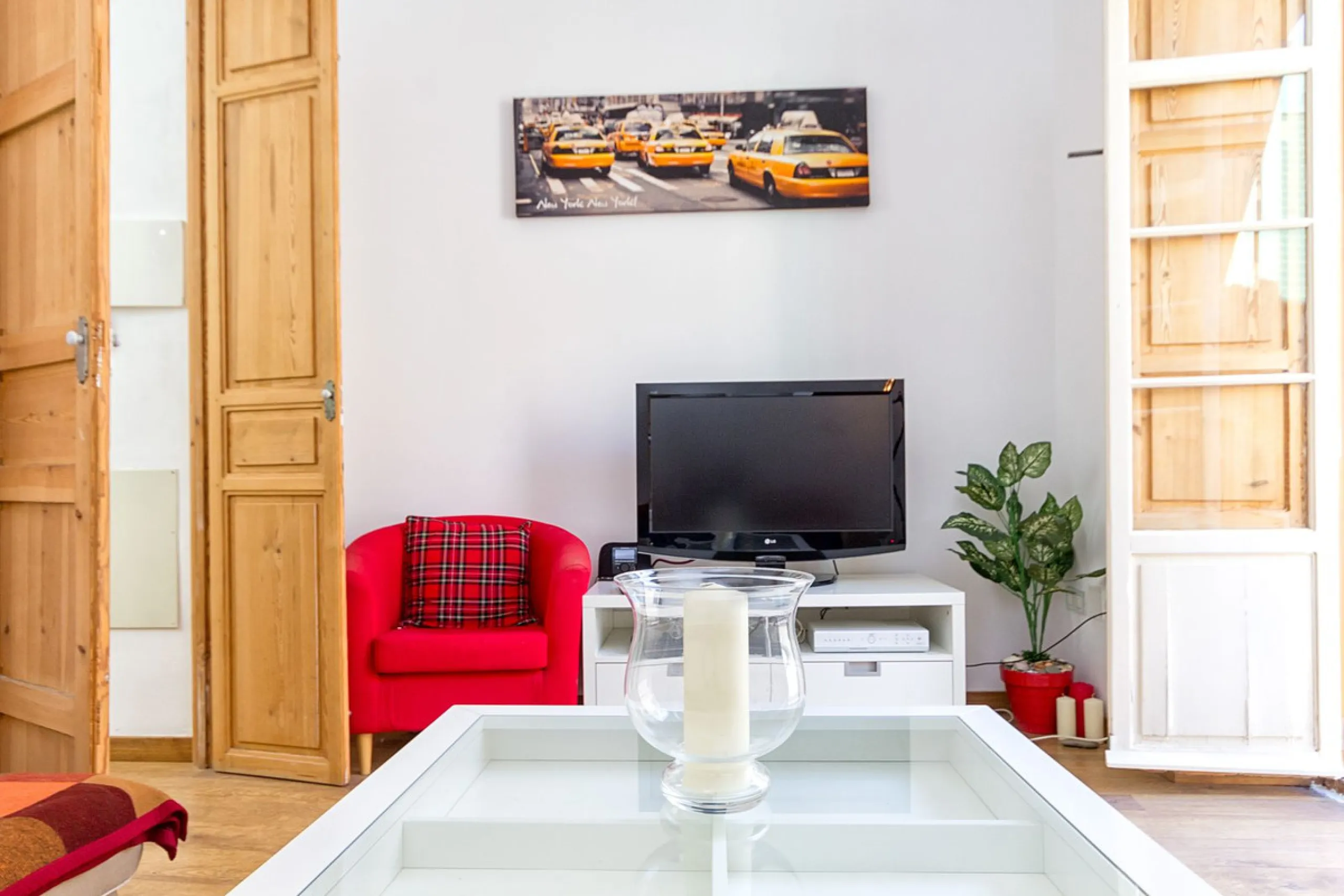 We are delighted to present this stunning city centre apartment, Casa 1880, a 19th-century gem located just a short stroll from Plaza de la Constitución in Malaga Centro. This exceptional property offers two bedrooms, one bathroom, an office, and a cozy l