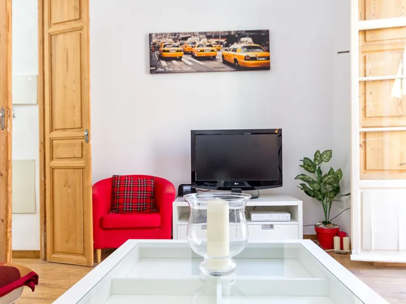 We are delighted to present this stunning city centre apartment, Casa 1880, a 19th-century gem located just a short stroll from Plaza de la Constitución in Malaga Centro. This exceptional property offers two bedrooms, one bathroom, an office, and a cozy l