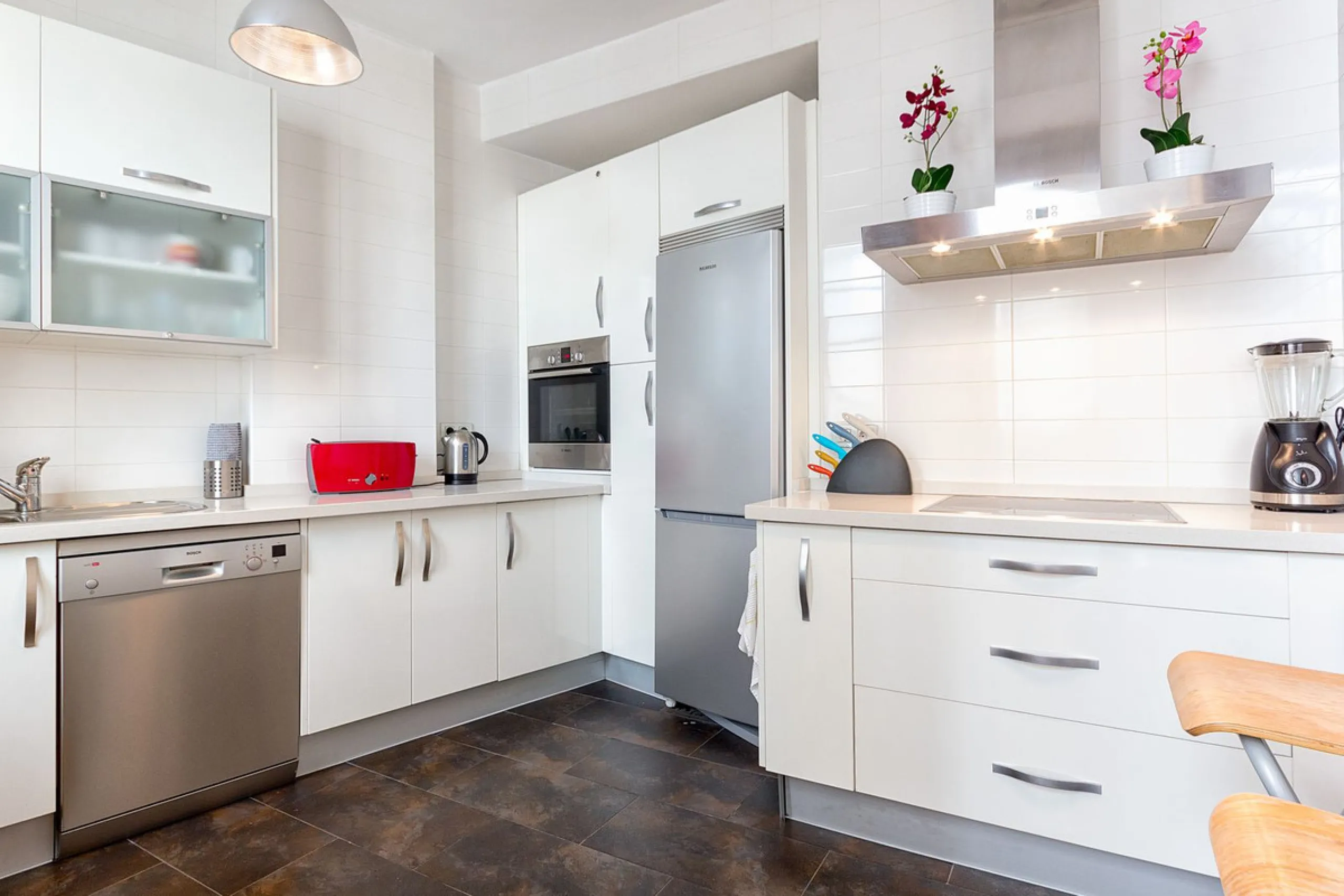 We are delighted to present this stunning city centre apartment, Casa 1880, a 19th-century gem located just a short stroll from Plaza de la Constitución in Malaga Centro. This exceptional property offers two bedrooms, one bathroom, an office, and a cozy l